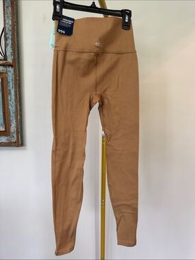 DSG High-Waist Leggings in Camel Brown